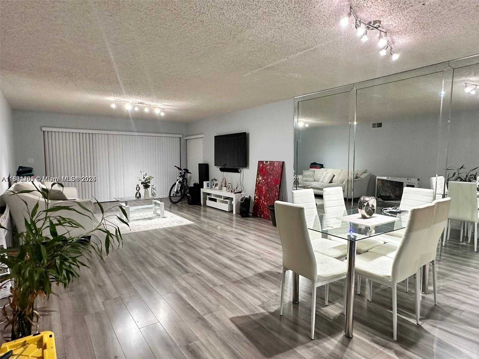 Small Image of 601 IVES DAIRY RD #401-8, Miami Number 23