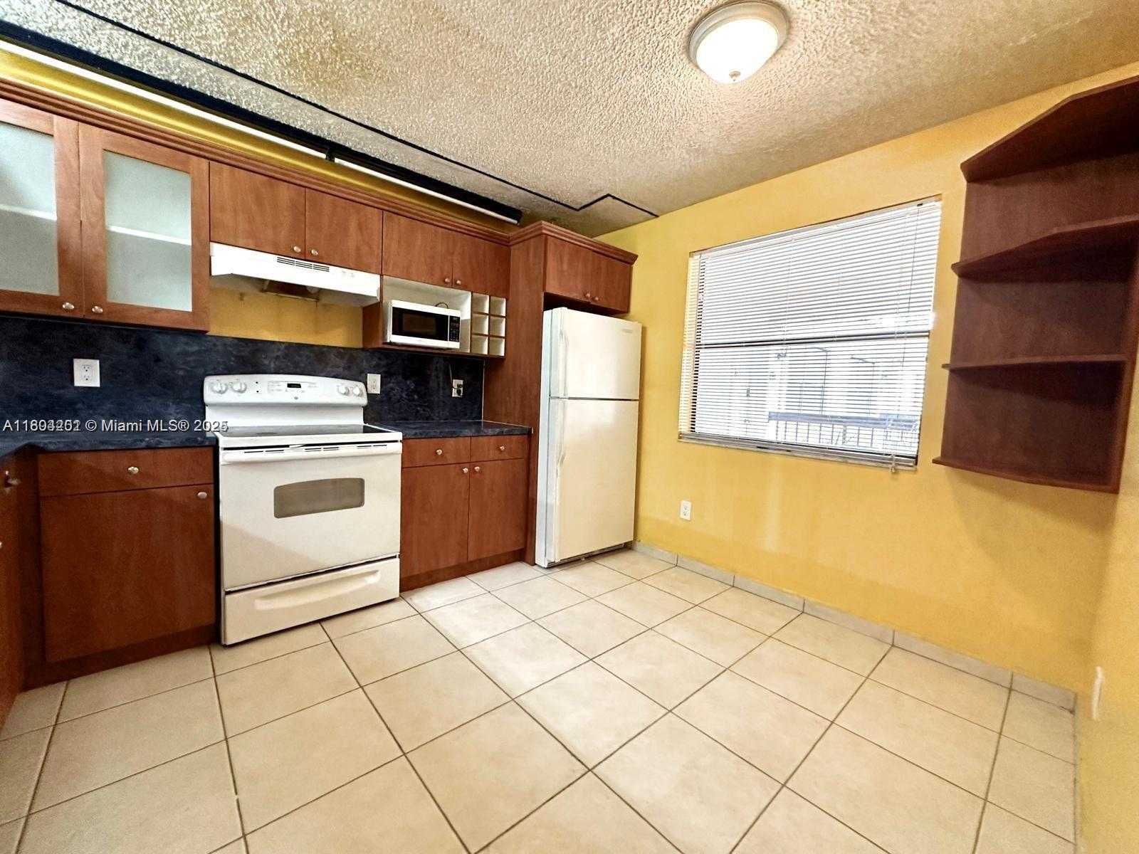 Small Image of 601 IVES DAIRY RD #401-8, Miami Number 29