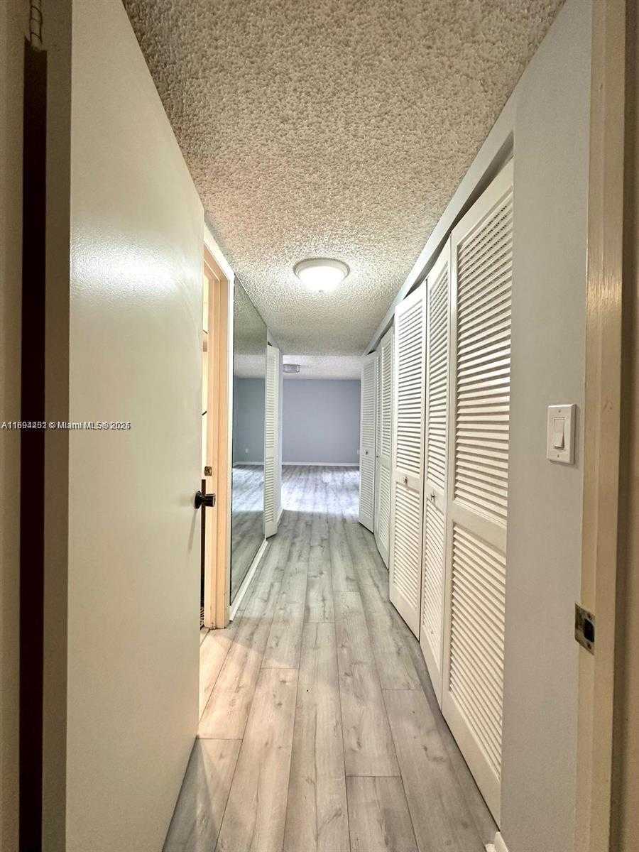 Small Image of 601 IVES DAIRY RD #401-8, Miami Number 30