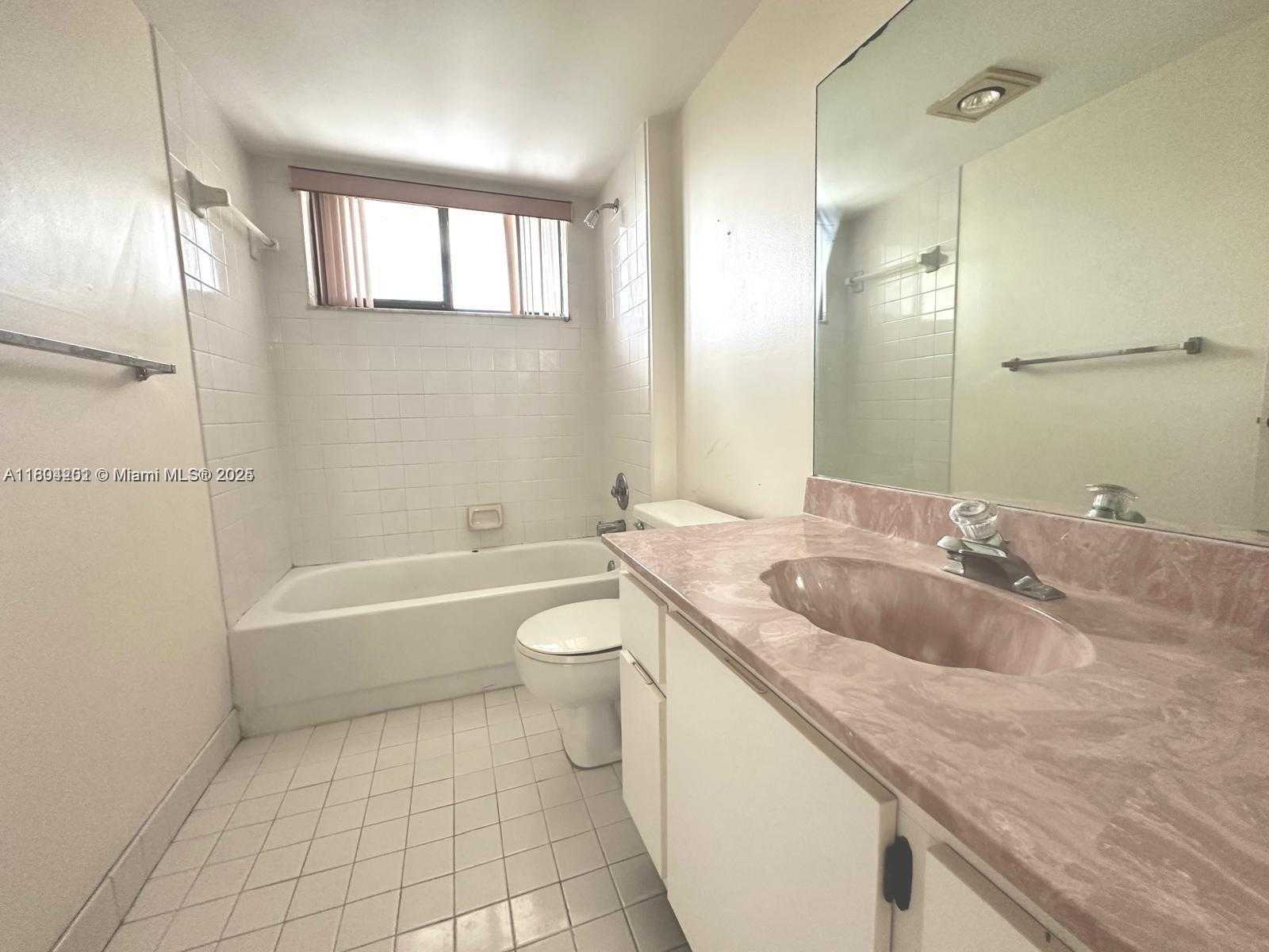 Small Image of 601 IVES DAIRY RD #401-8, Miami Number 40