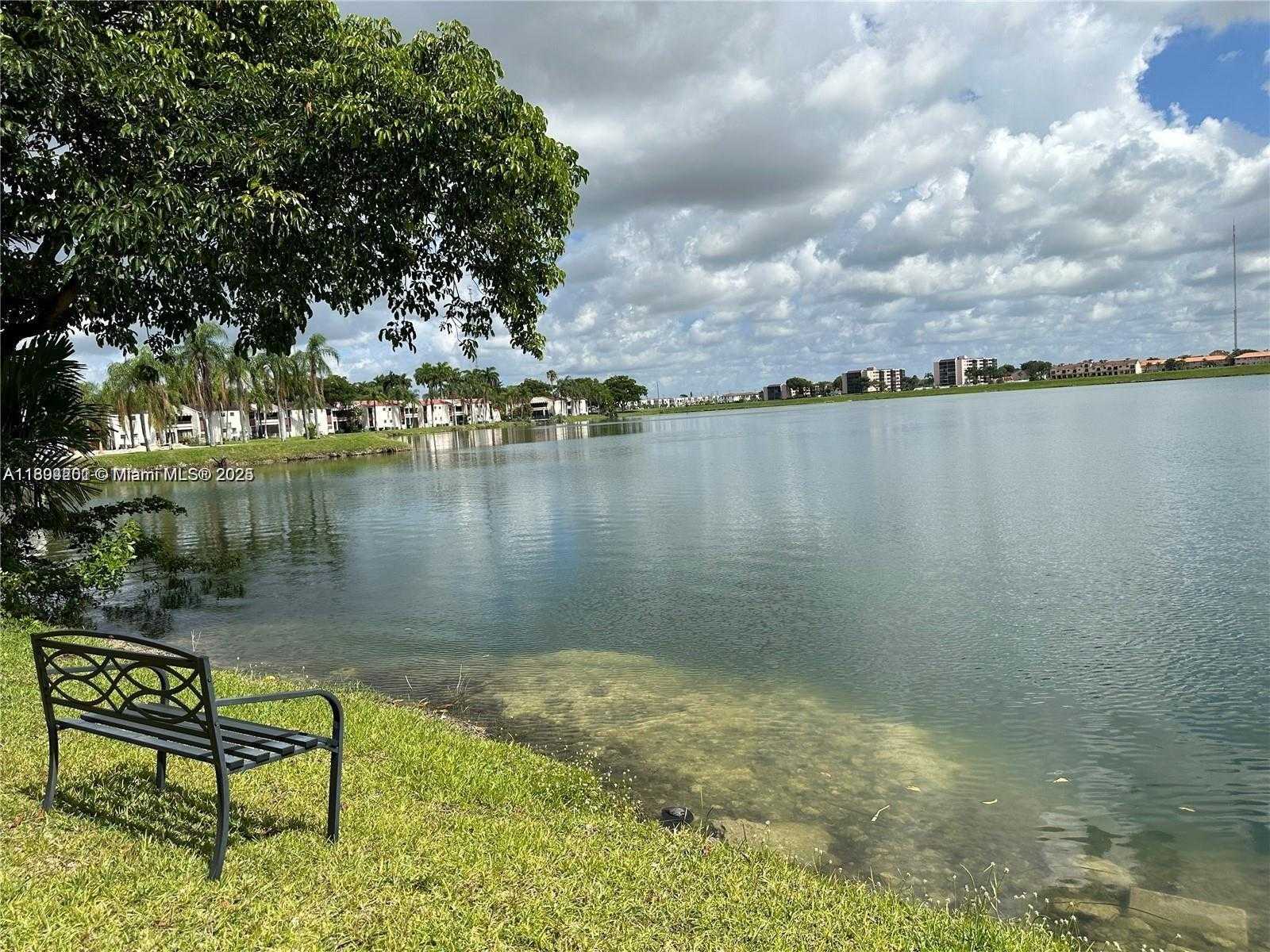 Small Image of 601 IVES DAIRY RD #401-8, Miami Number 46