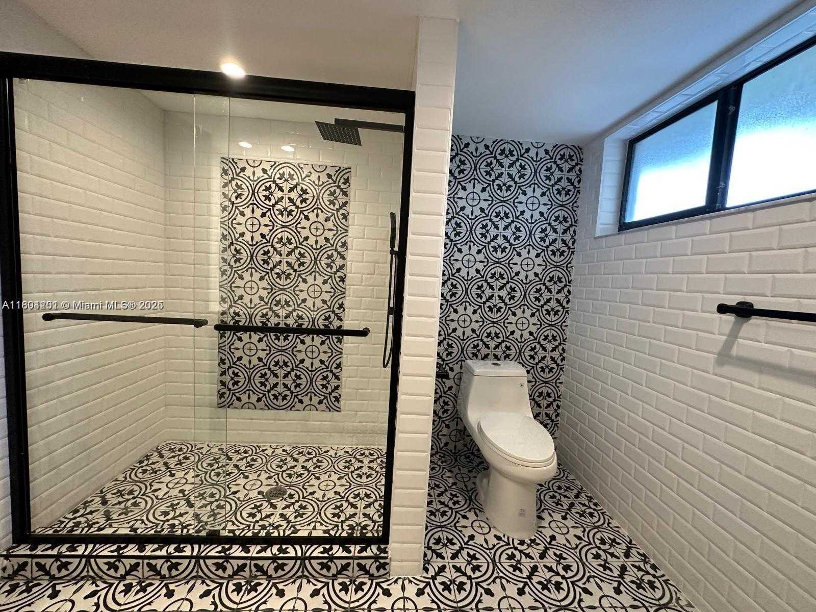 Small Image of 601 IVES DAIRY RD #401-8, Miami Number 57