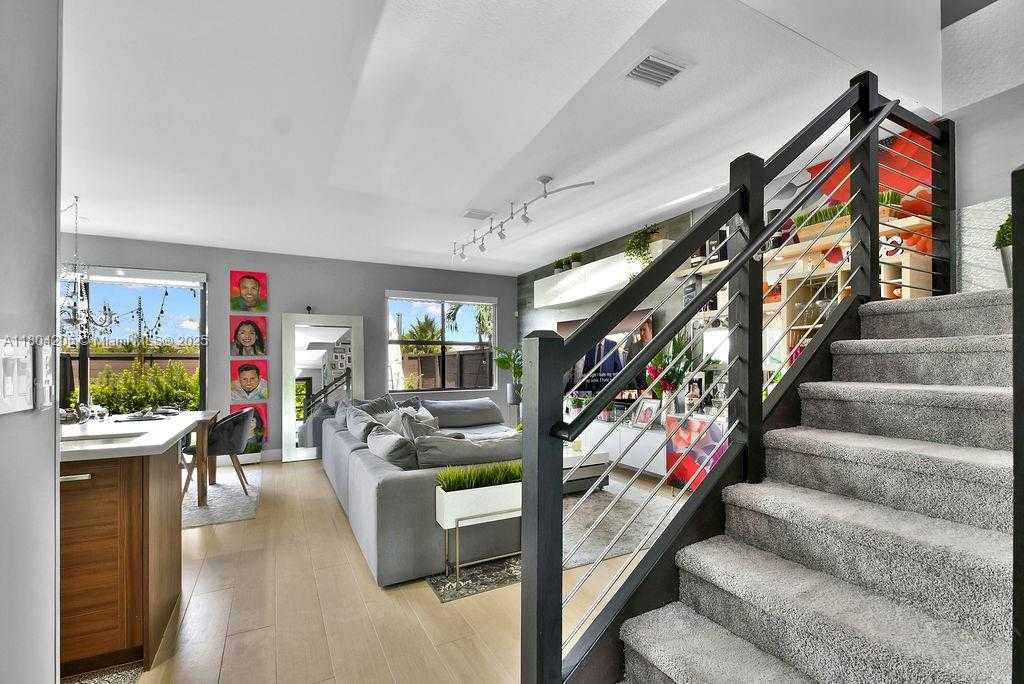 Small Image of 15678 NORTH WEST 91ST CT, Miami Lakes Number 10