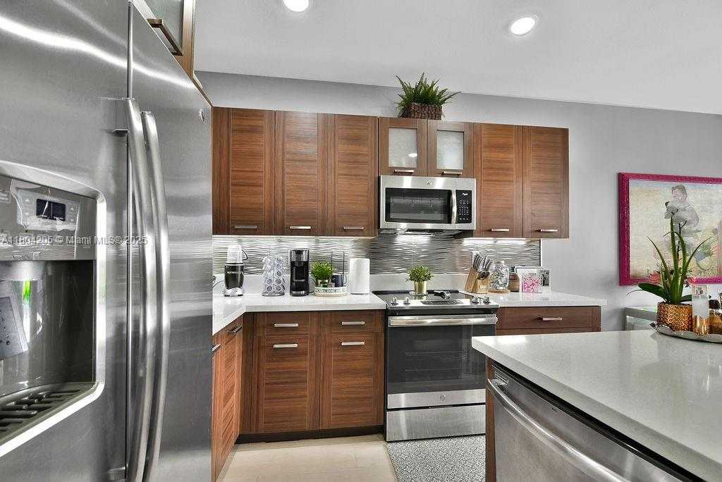 Small Image of 15678 NORTH WEST 91ST CT, Miami Lakes Number 18