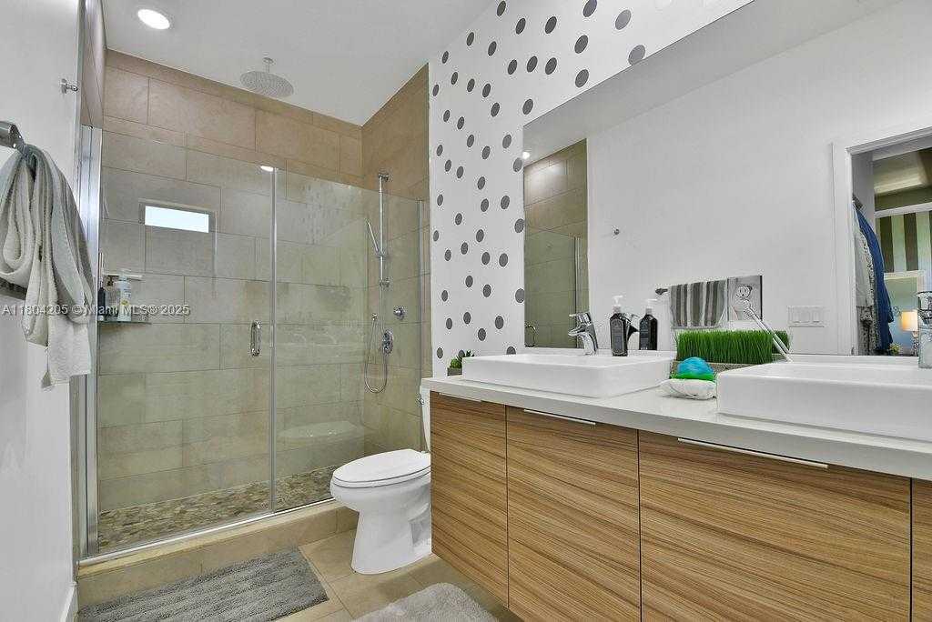 Small Image of 15678 NORTH WEST 91ST CT, Miami Lakes Number 25