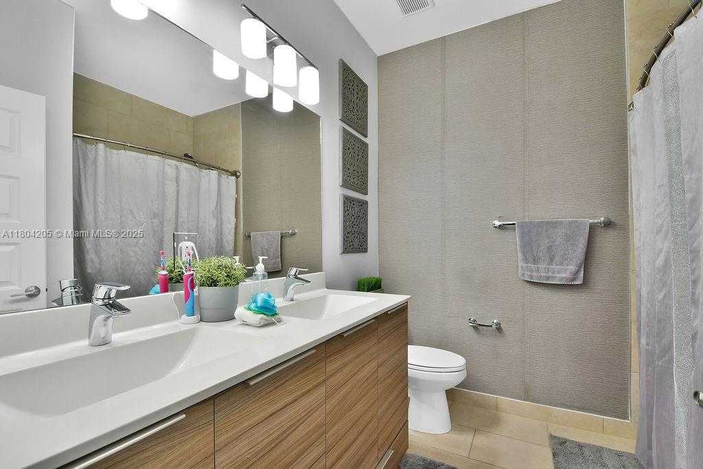 Small Image of 15678 NORTH WEST 91ST CT, Miami Lakes Number 26
