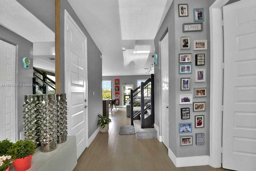 Small Image of 15678 NORTH WEST 91ST CT, Miami Lakes Number 7