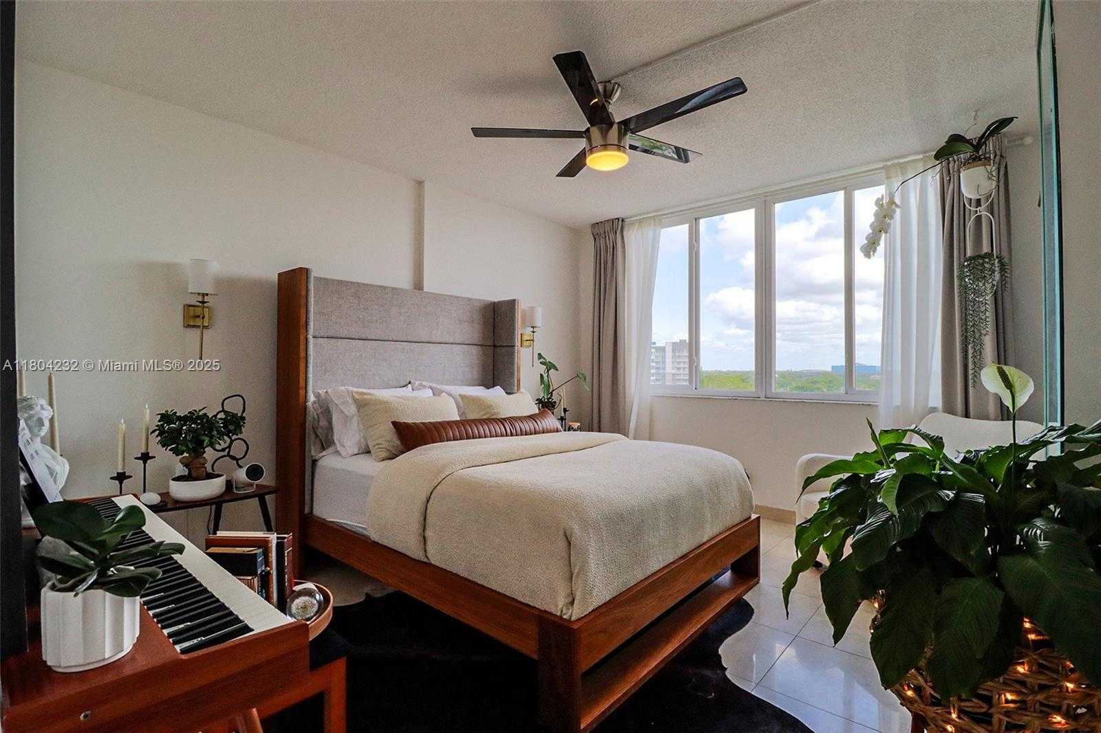 Small Image of 3800 HILLCREST DR #903, Hollywood Number 13
