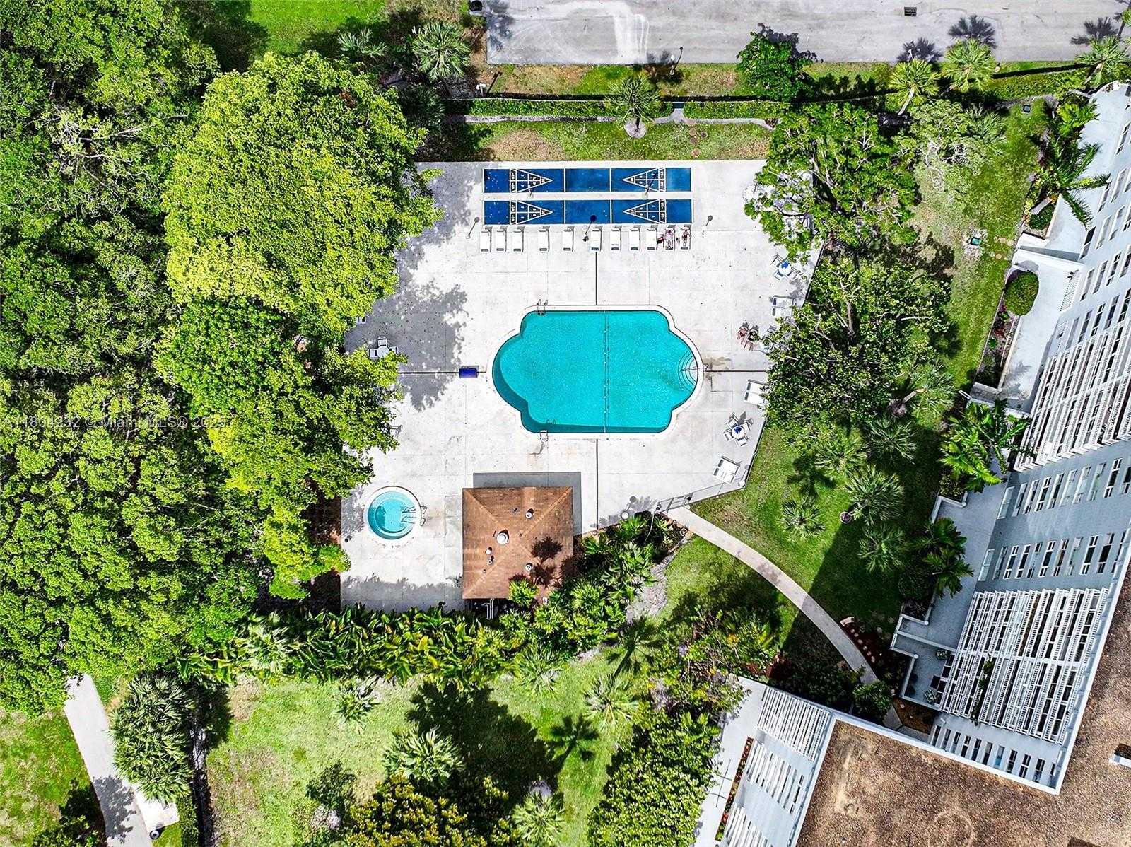 Small Image of 3800 HILLCREST DR #903, Hollywood Number 4