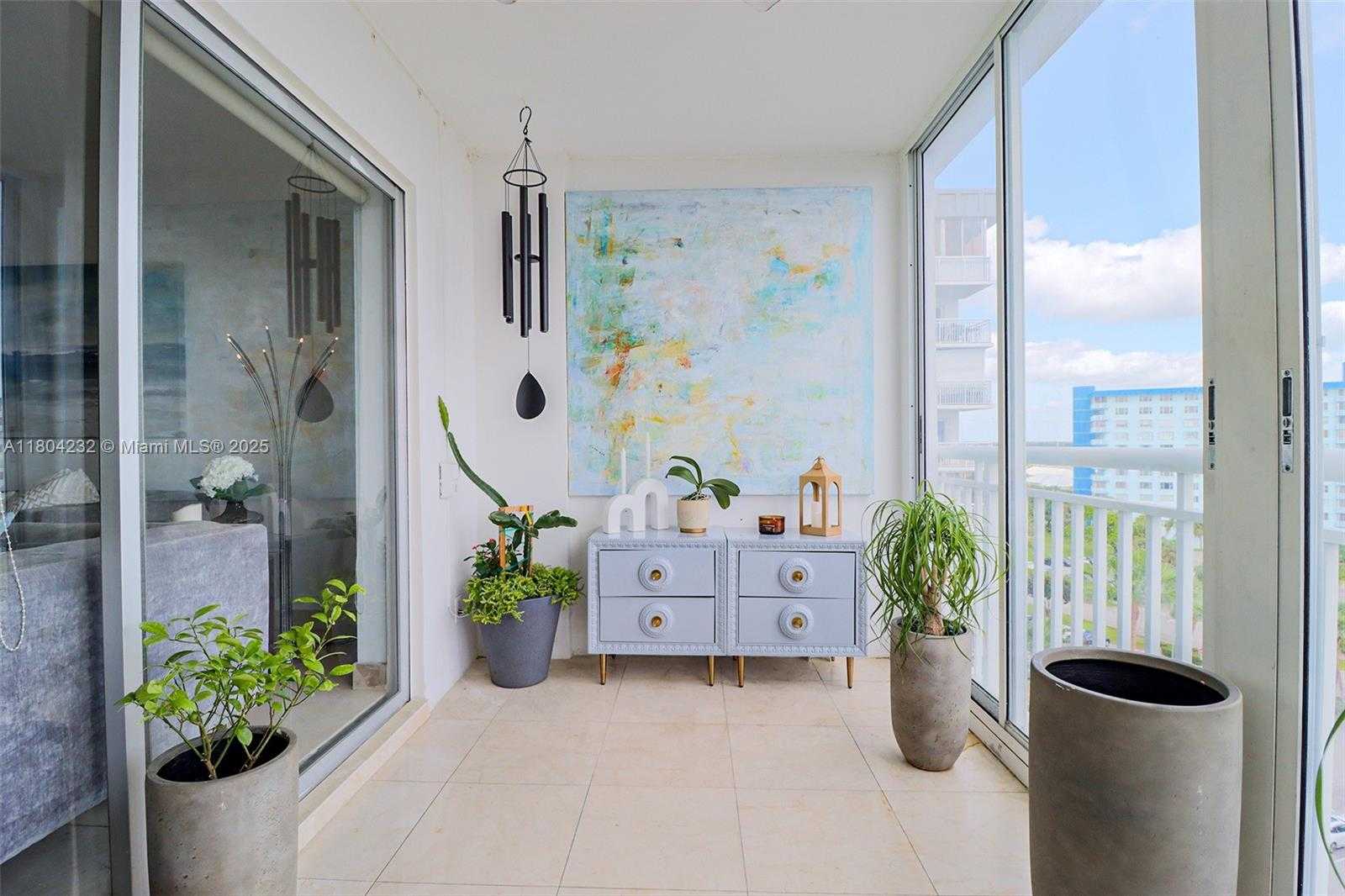 Small Image of 3800 HILLCREST DR #903, Hollywood Number 7