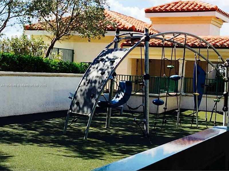 Small Image of 19900 EAST COUNTRY CLUB DR #218, Aventura Number 7