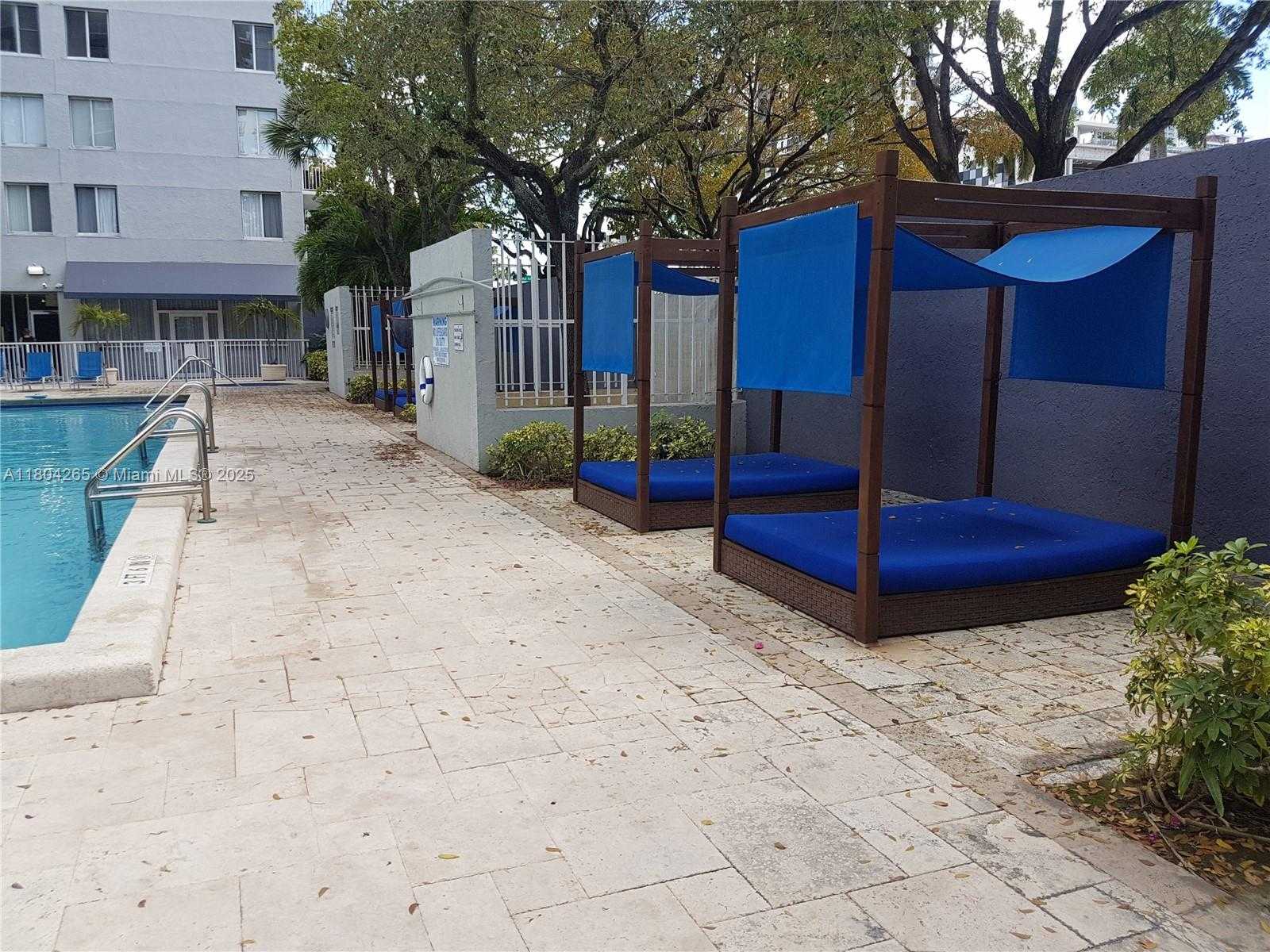 Imagen de Pequeño Objeto