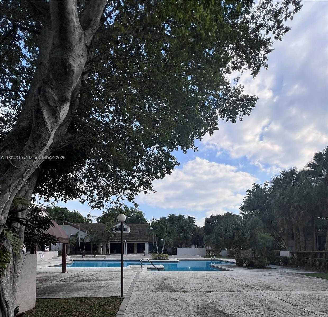Small Image of 14014 SOUTH WEST 91ST TER #14014, Miami Number 53