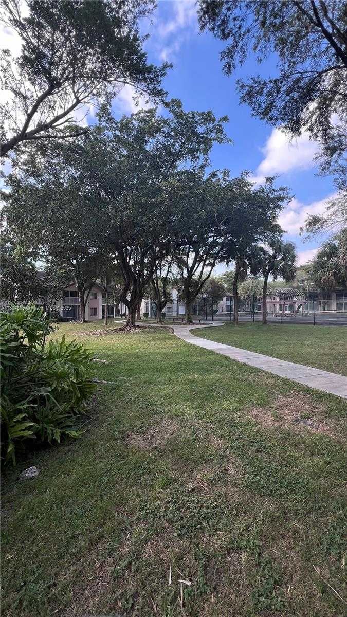 Small Image of 14014 SOUTH WEST 91ST TER #14014, Miami Number 56