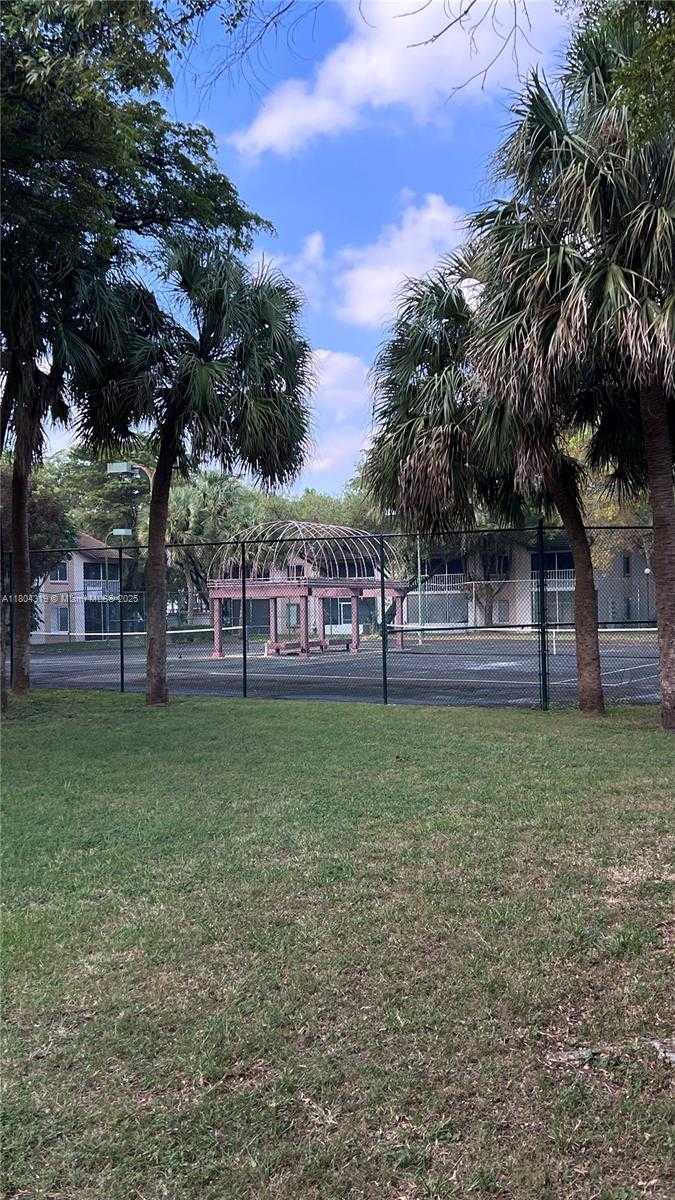 Small Image of 14014 SOUTH WEST 91ST TER #14014, Miami Number 57