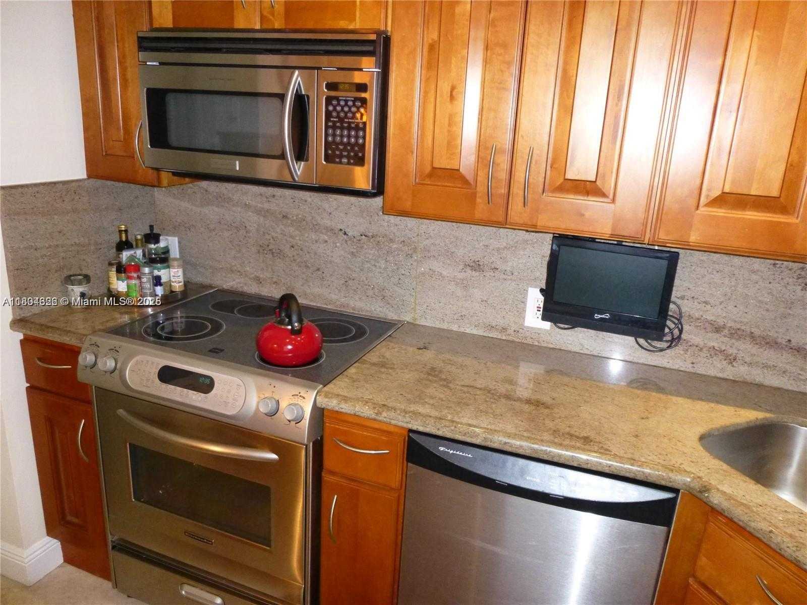 Small Image of 3101 NORTH COUNTRY CLUB DR #107, Aventura Number 10