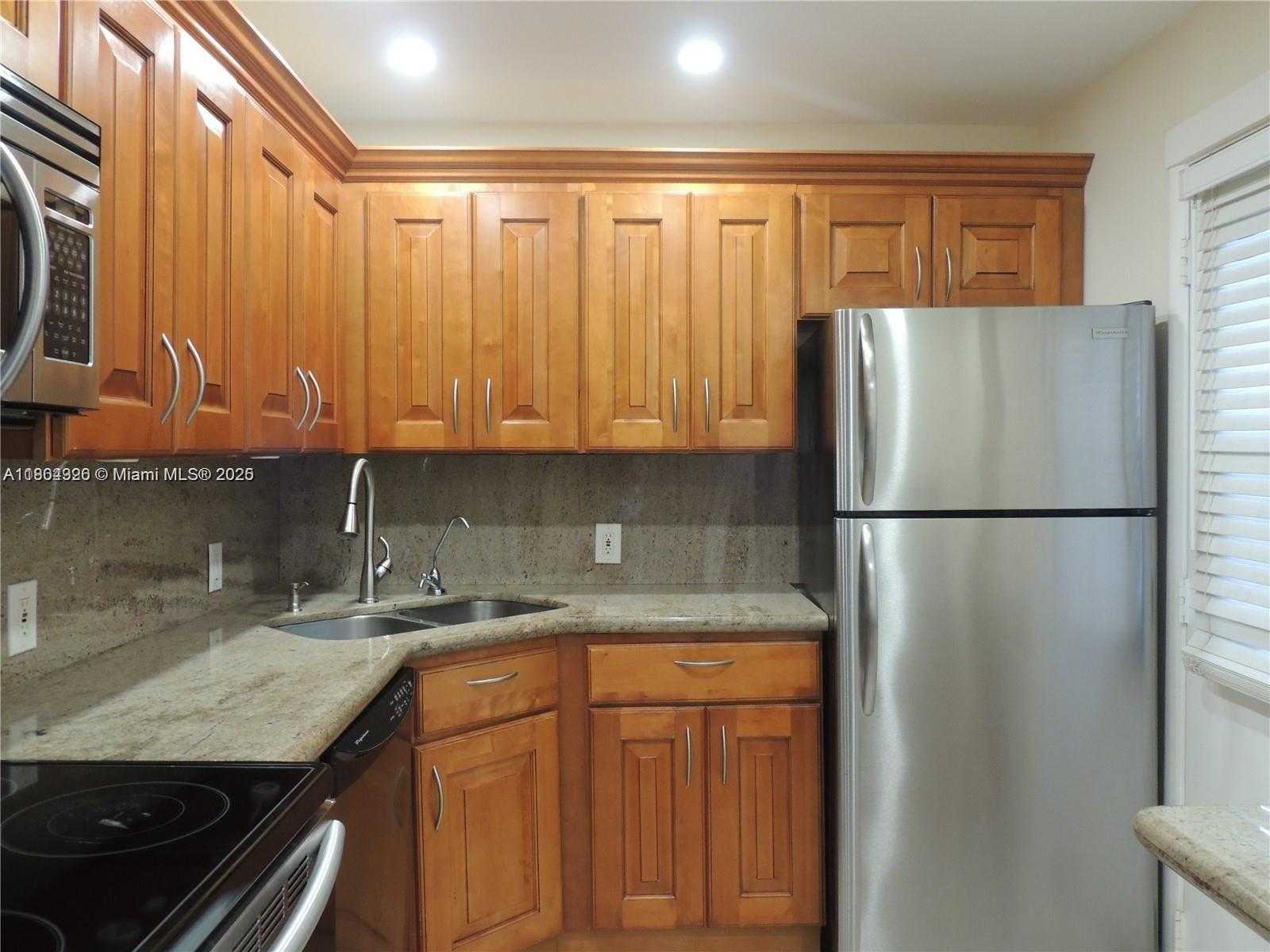 Small Image of 3101 NORTH COUNTRY CLUB DR #107, Aventura Number 11