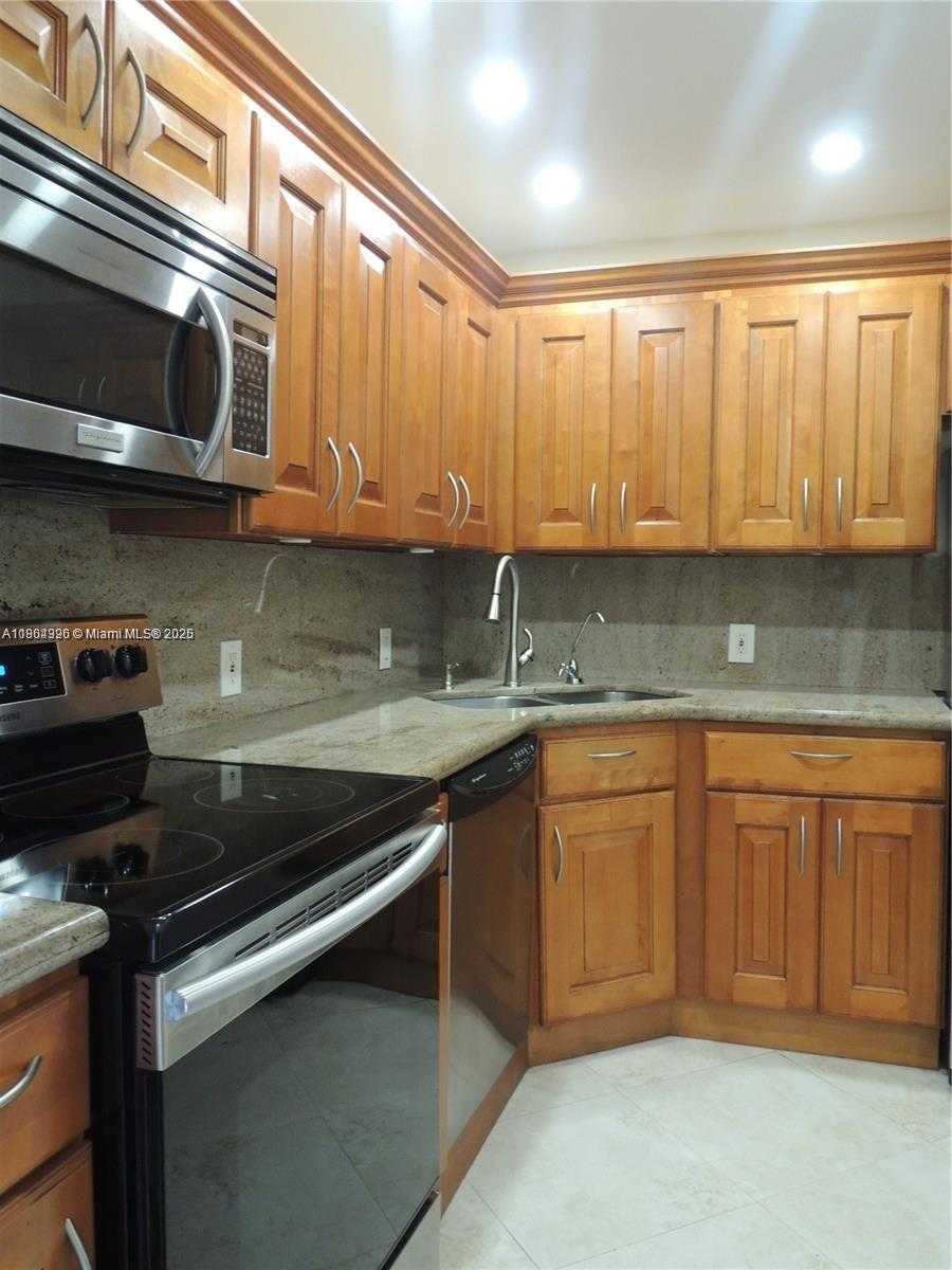 Small Image of 3101 NORTH COUNTRY CLUB DR #107, Aventura Number 13