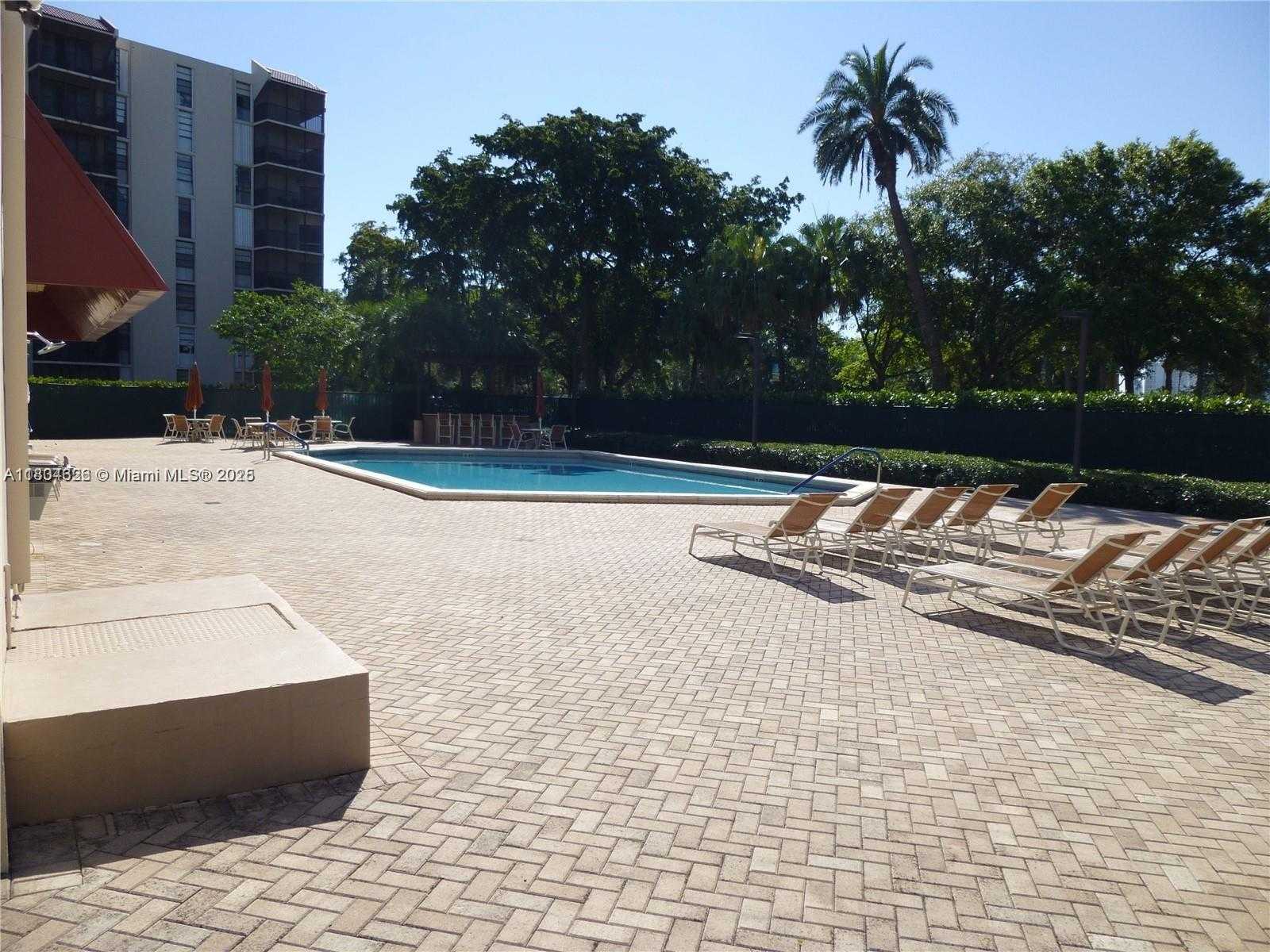 Small Image of 3101 NORTH COUNTRY CLUB DR #107, Aventura Number 20