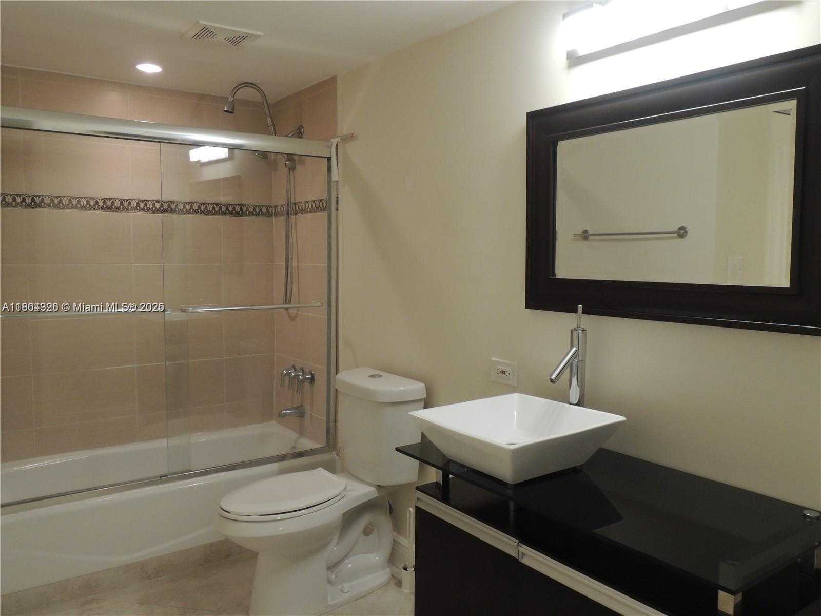 Small Image of 3101 NORTH COUNTRY CLUB DR #107, Aventura Number 5