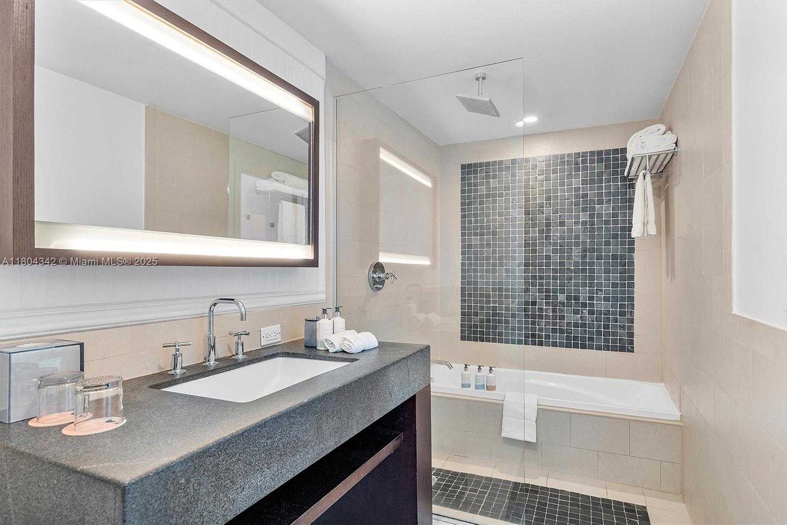 Small Image of 17315 COLLINS AVE #1008, Sunny Isles Beach Number 24