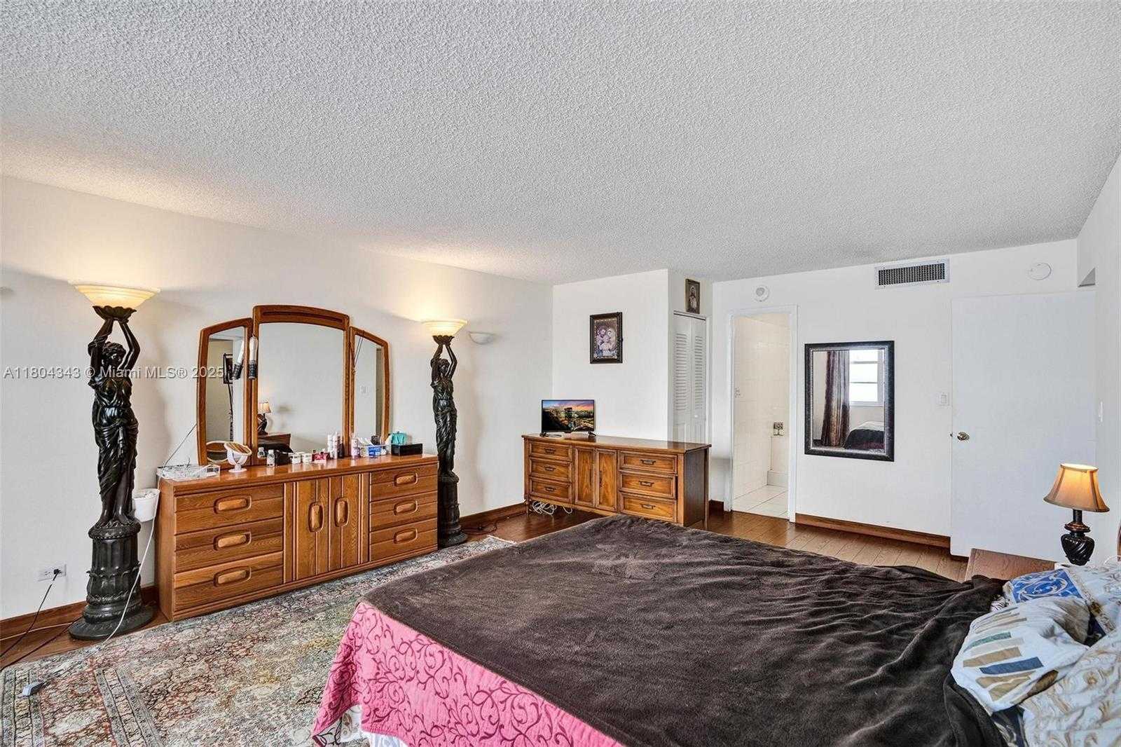 Small Image of 301 174TH ST #1503, Sunny Isles Beach Number 27