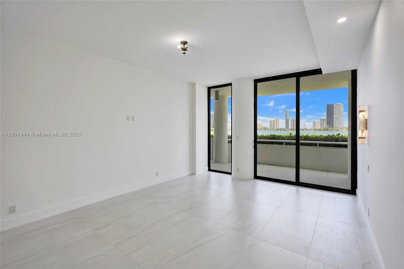 Small Image of 3000 ISLAND BLVD #TH-5, Aventura Number 15