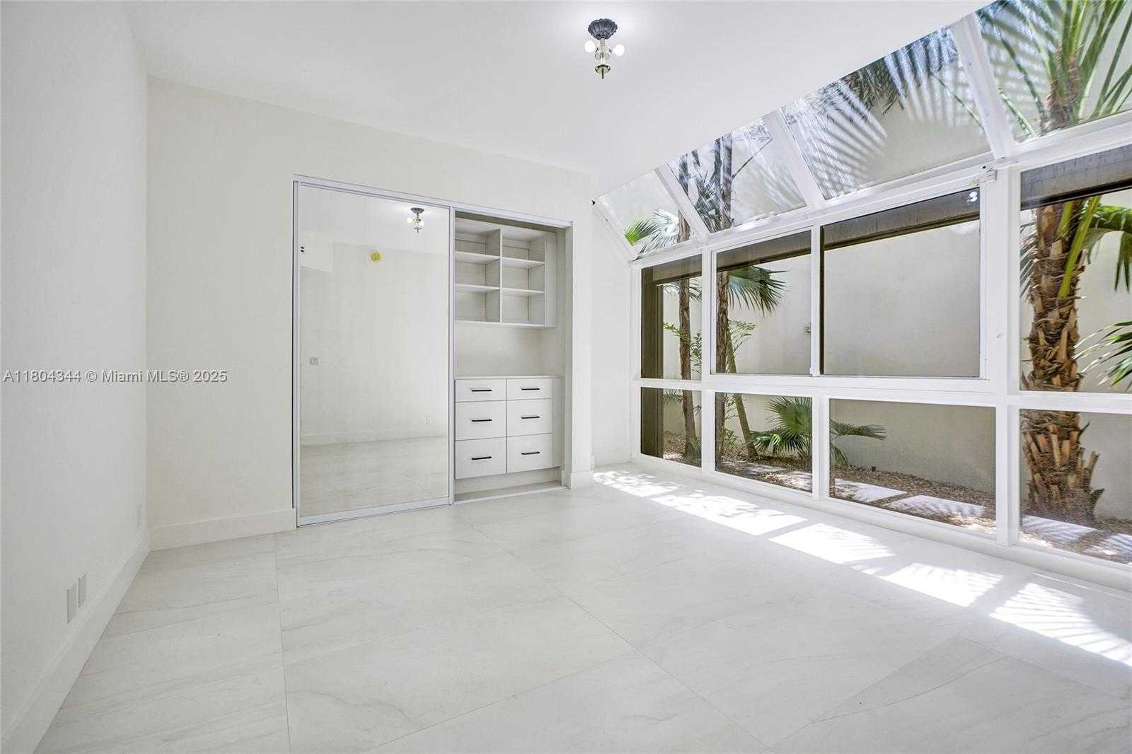 Small Image of 3000 ISLAND BLVD #TH-5, Aventura Number 20