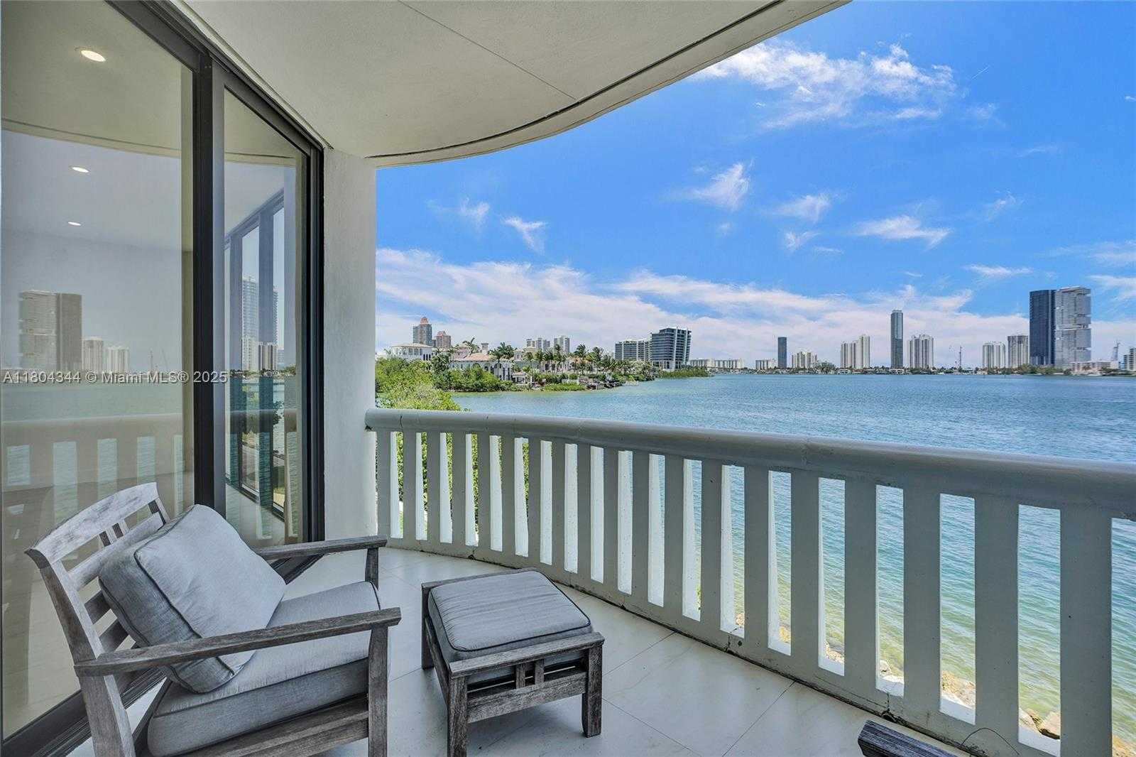 Small Image of 3000 ISLAND BLVD #TH-5, Aventura Number 22