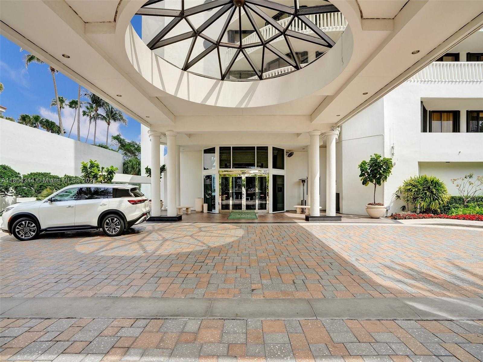 Small Image of 3000 ISLAND BLVD #TH-5, Aventura Number 38
