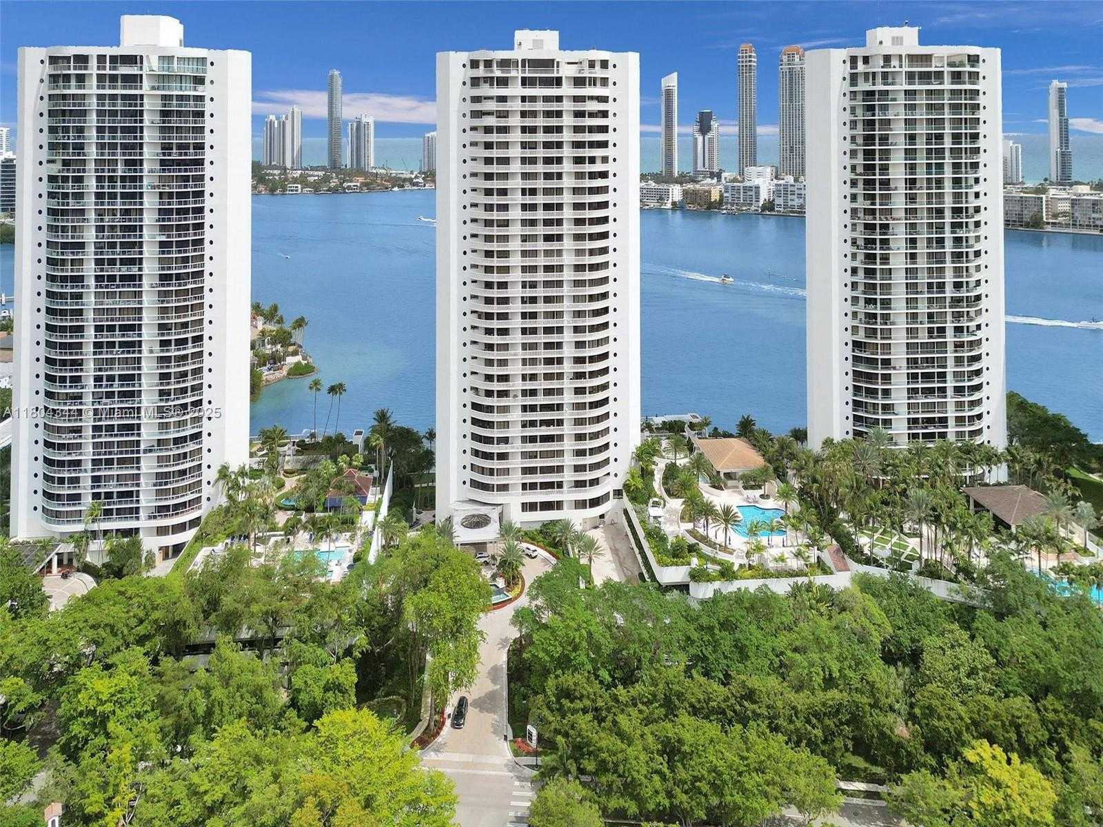 Small Image of 3000 ISLAND BLVD #TH-5, Aventura Number 42