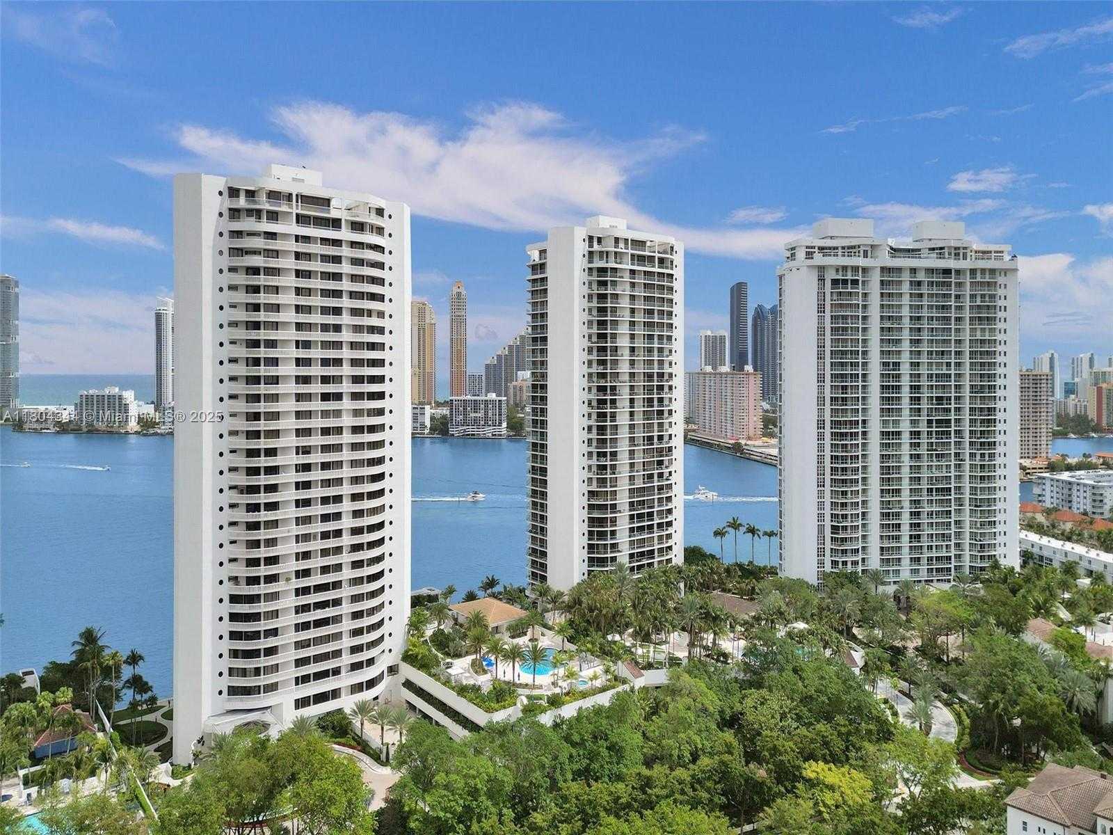 Small Image of 3000 ISLAND BLVD #TH-5, Aventura Number 43