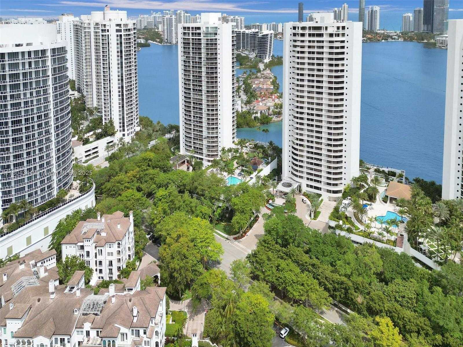 Small Image of 3000 ISLAND BLVD #TH-5, Aventura Number 47