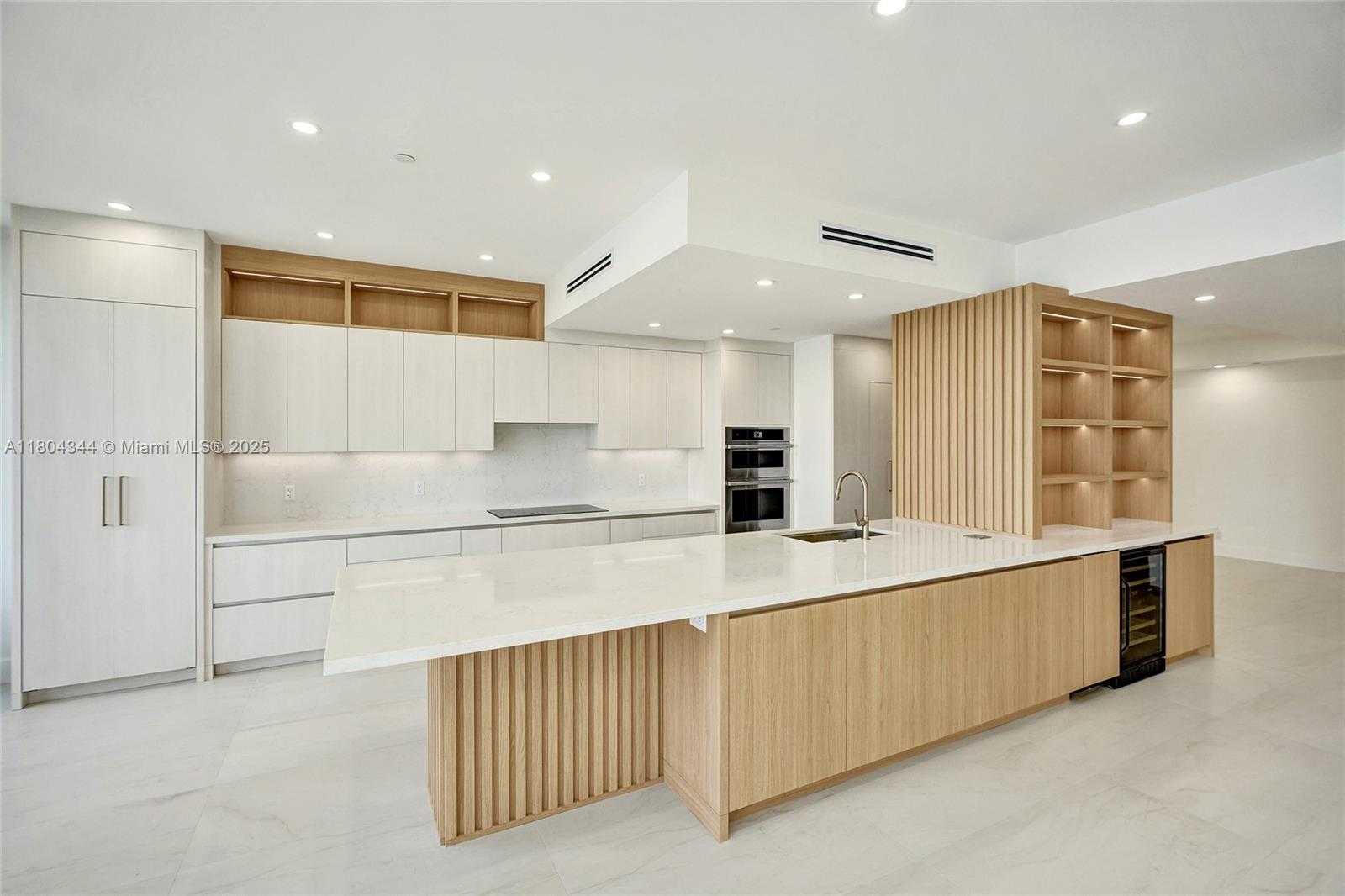 Small Image of 3000 ISLAND BLVD #TH-5, Aventura Number 5