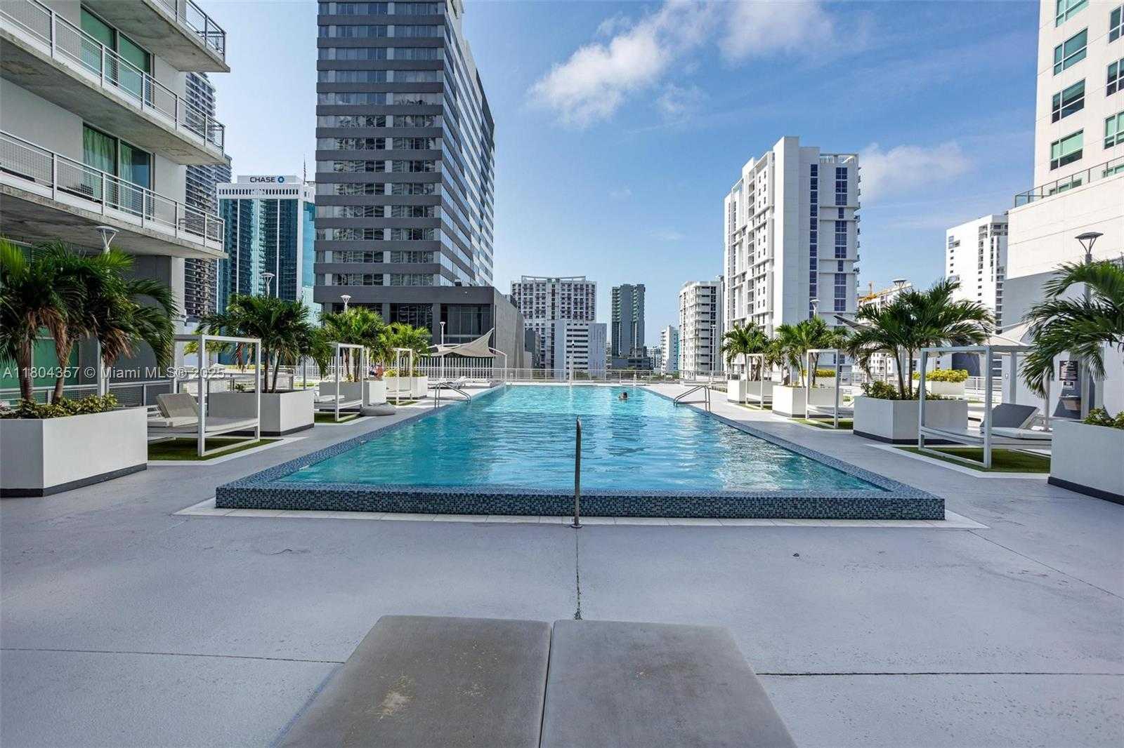 Small Image of 690 SOUTH WEST 1ST CT #PHI26, Miami Number 29