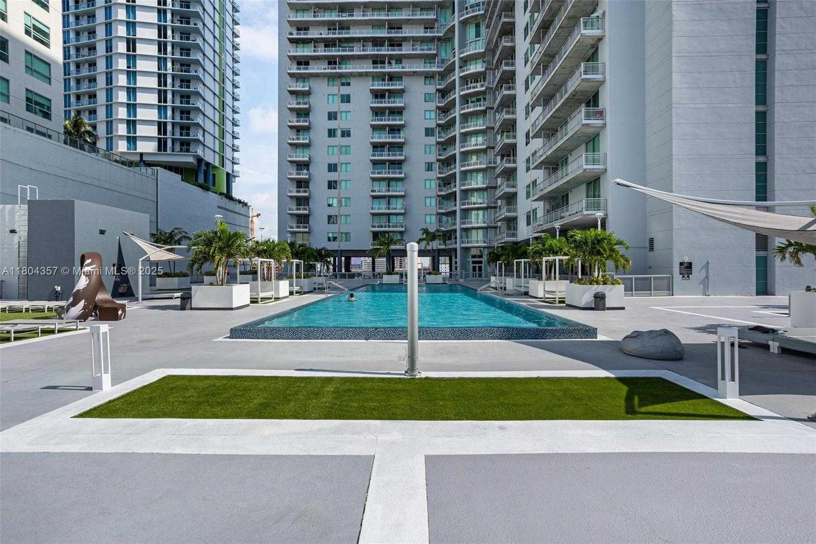 Small Image of 690 SOUTH WEST 1ST CT #PHI26, Miami Number 31