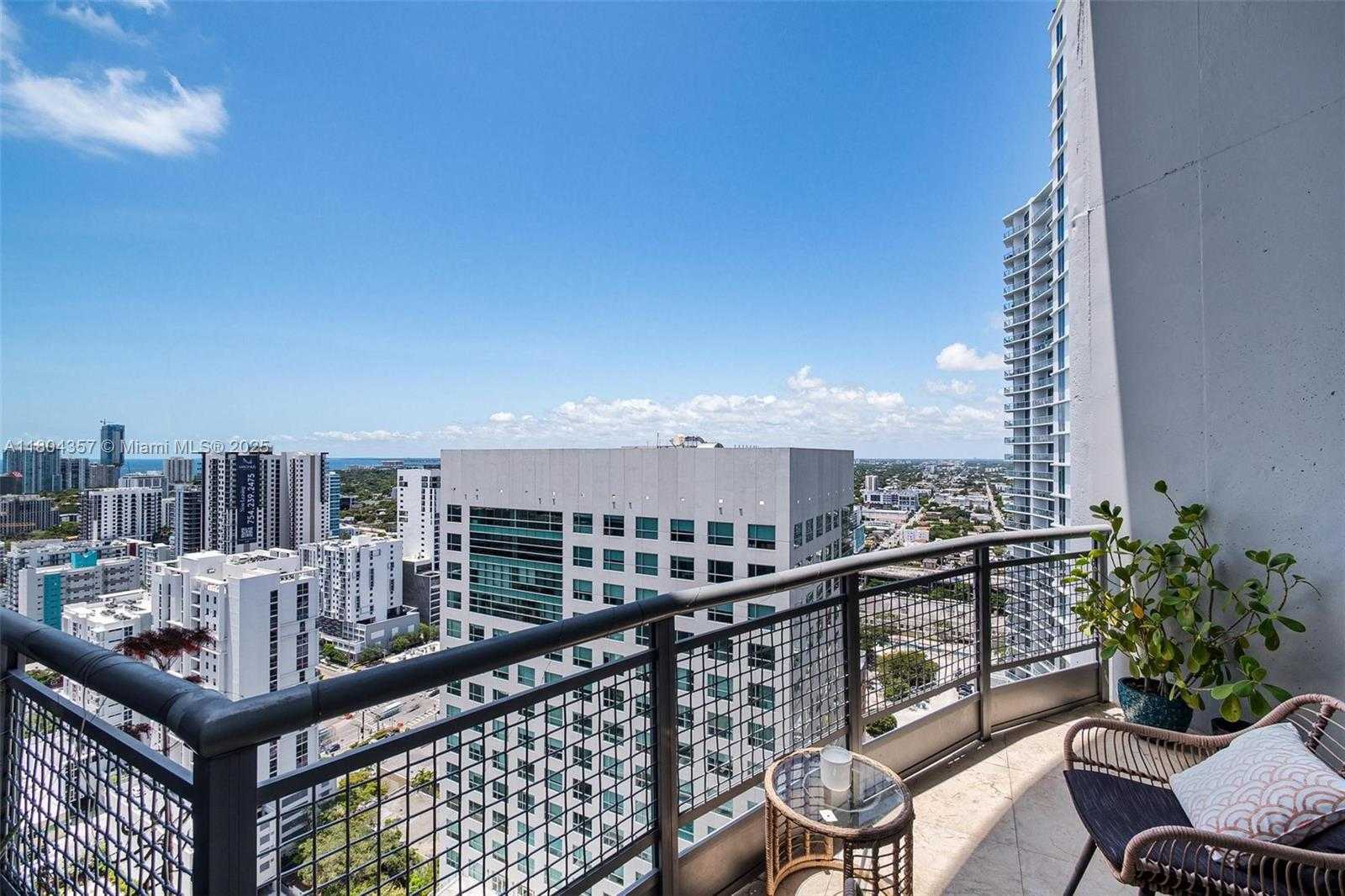 Small Image of 690 SOUTH WEST 1ST CT #PHI26, Miami Number 4