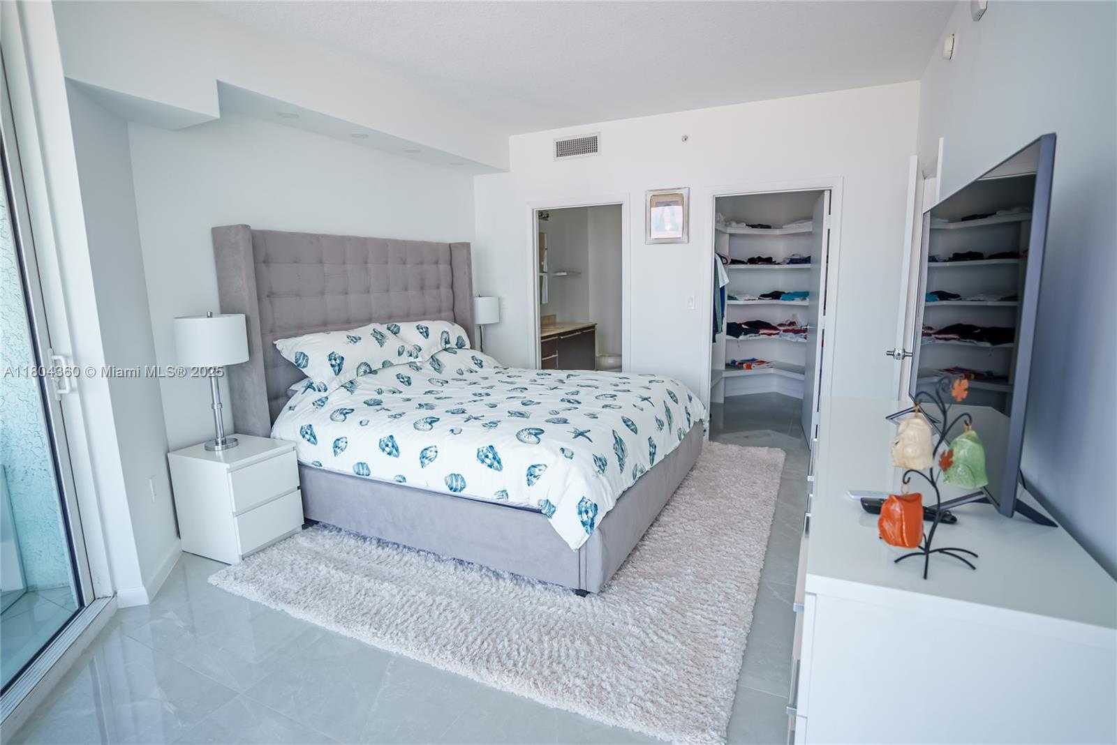 Small Image of 1900 NORTH BAYSHORE DR #1918, Miami Number 13