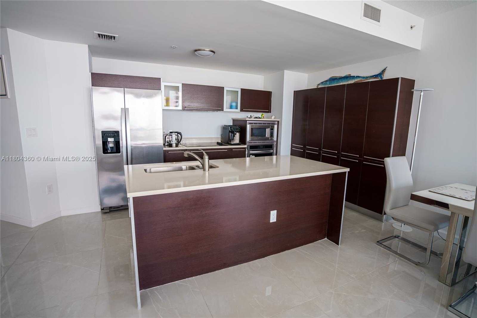 Small Image of 1900 NORTH BAYSHORE DR #1918, Miami Number 8