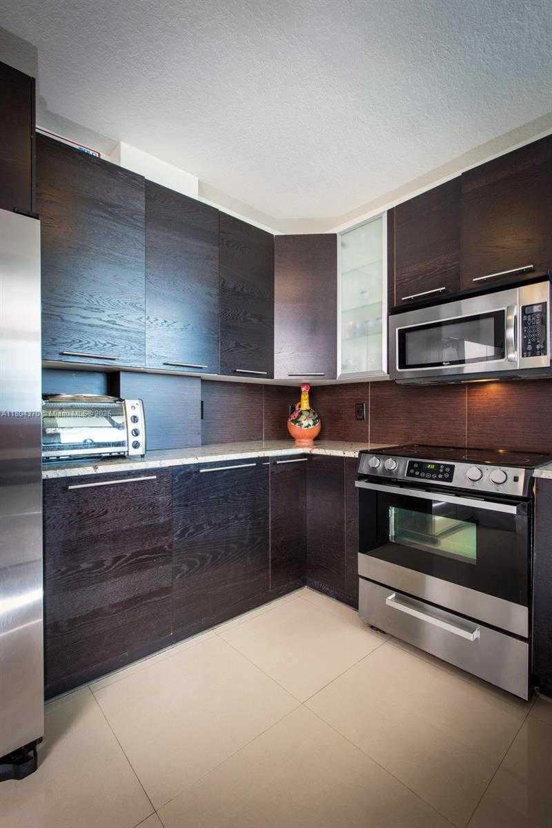 Small Image of 1250 SOUTH MIAMI AVE #3106, Miami Number 28