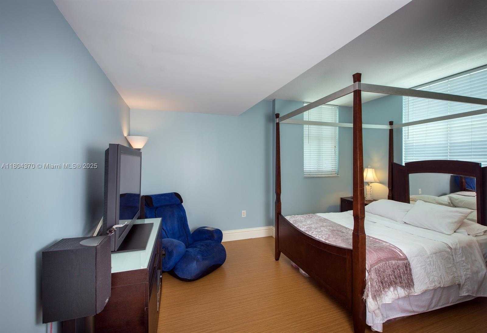 Small Image of 1250 SOUTH MIAMI AVE #3106, Miami Number 30