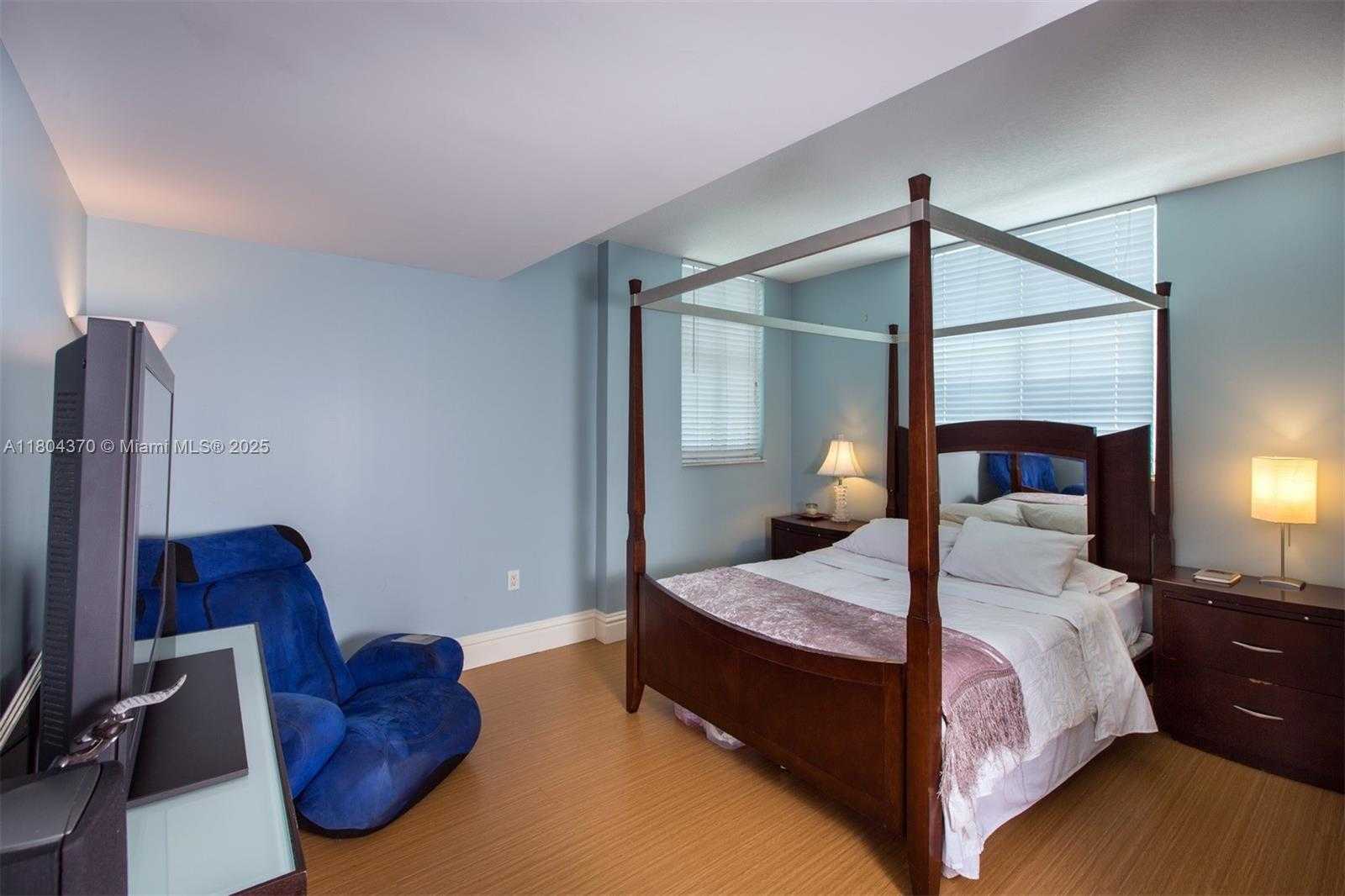 Small Image of 1250 SOUTH MIAMI AVE #3106, Miami Number 31