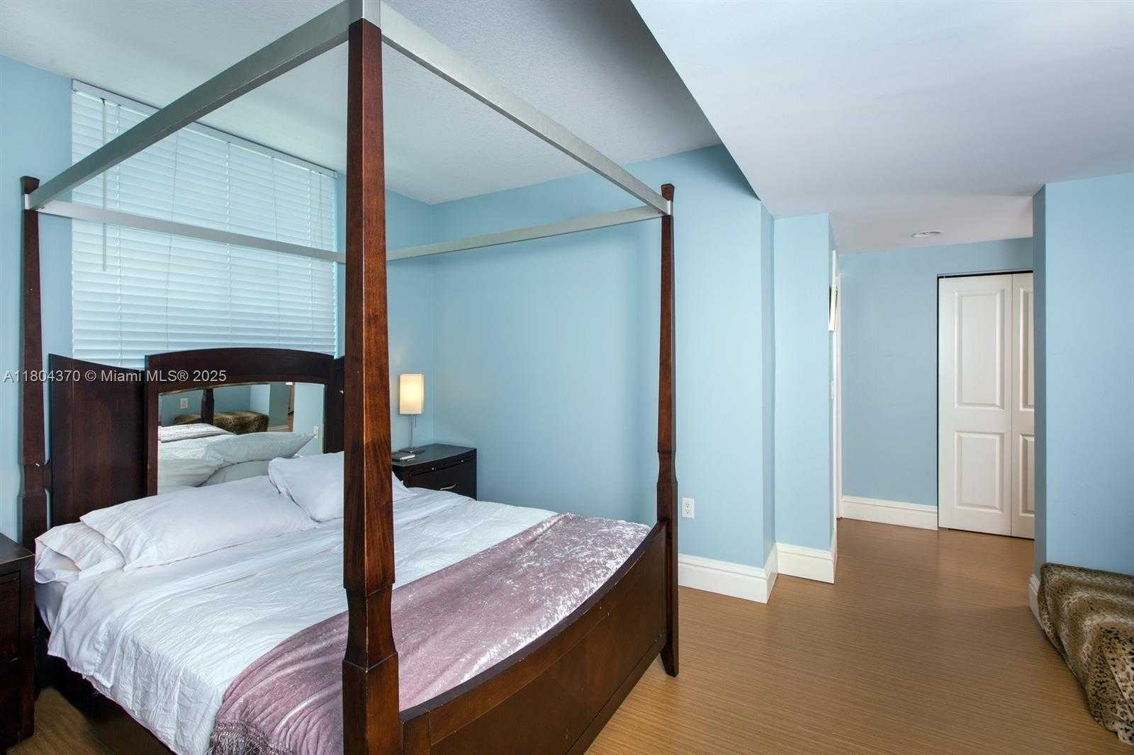 Small Image of 1250 SOUTH MIAMI AVE #3106, Miami Number 32