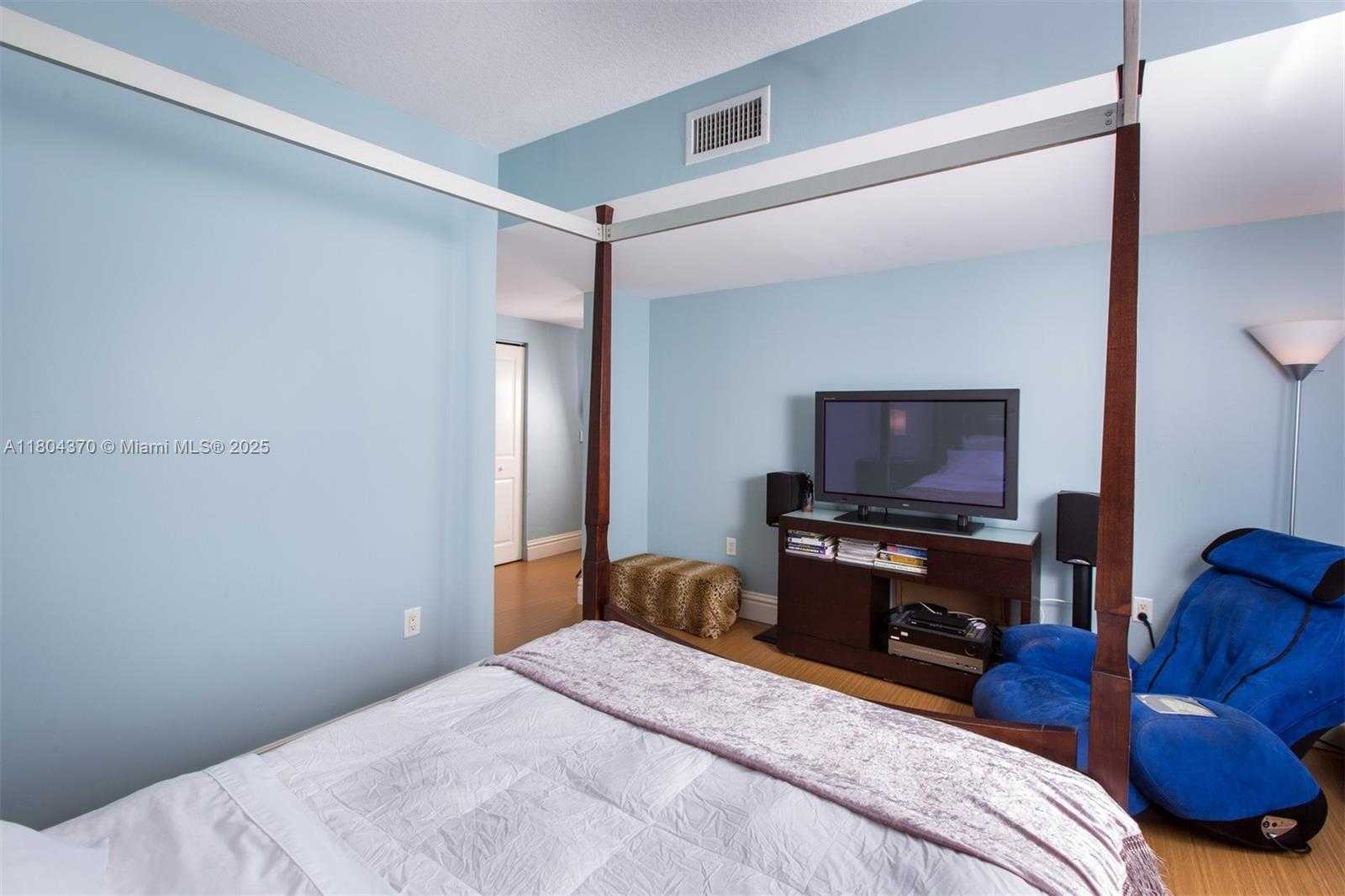 Small Image of 1250 SOUTH MIAMI AVE #3106, Miami Number 34
