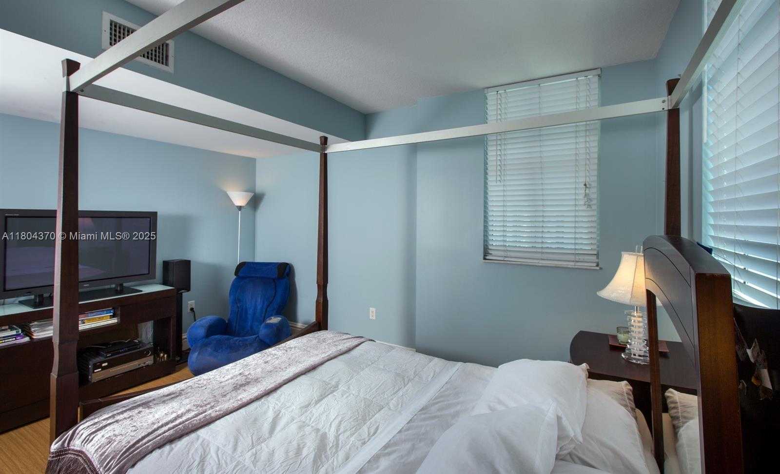 Small Image of 1250 SOUTH MIAMI AVE #3106, Miami Number 35