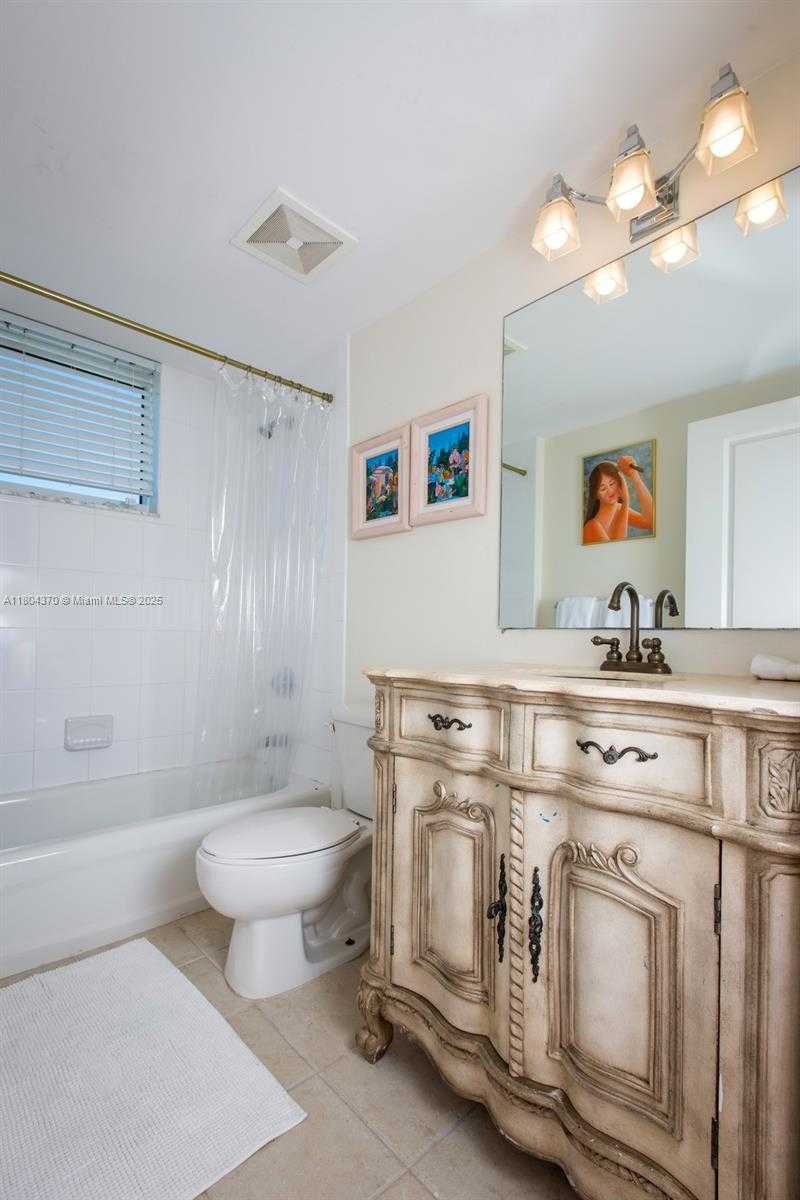 Small Image of 1250 SOUTH MIAMI AVE #3106, Miami Number 44