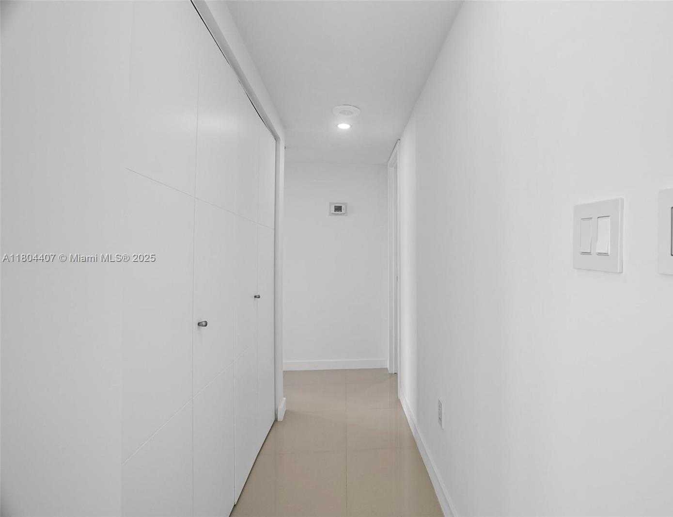 Small Image of 300 BAYVIEW DR #2108, Sunny Isles Beach Number 14