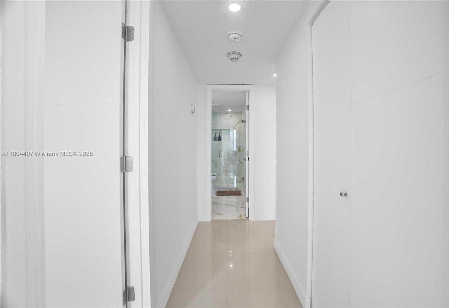 Small Image of 300 BAYVIEW DR #2108, Sunny Isles Beach Number 15