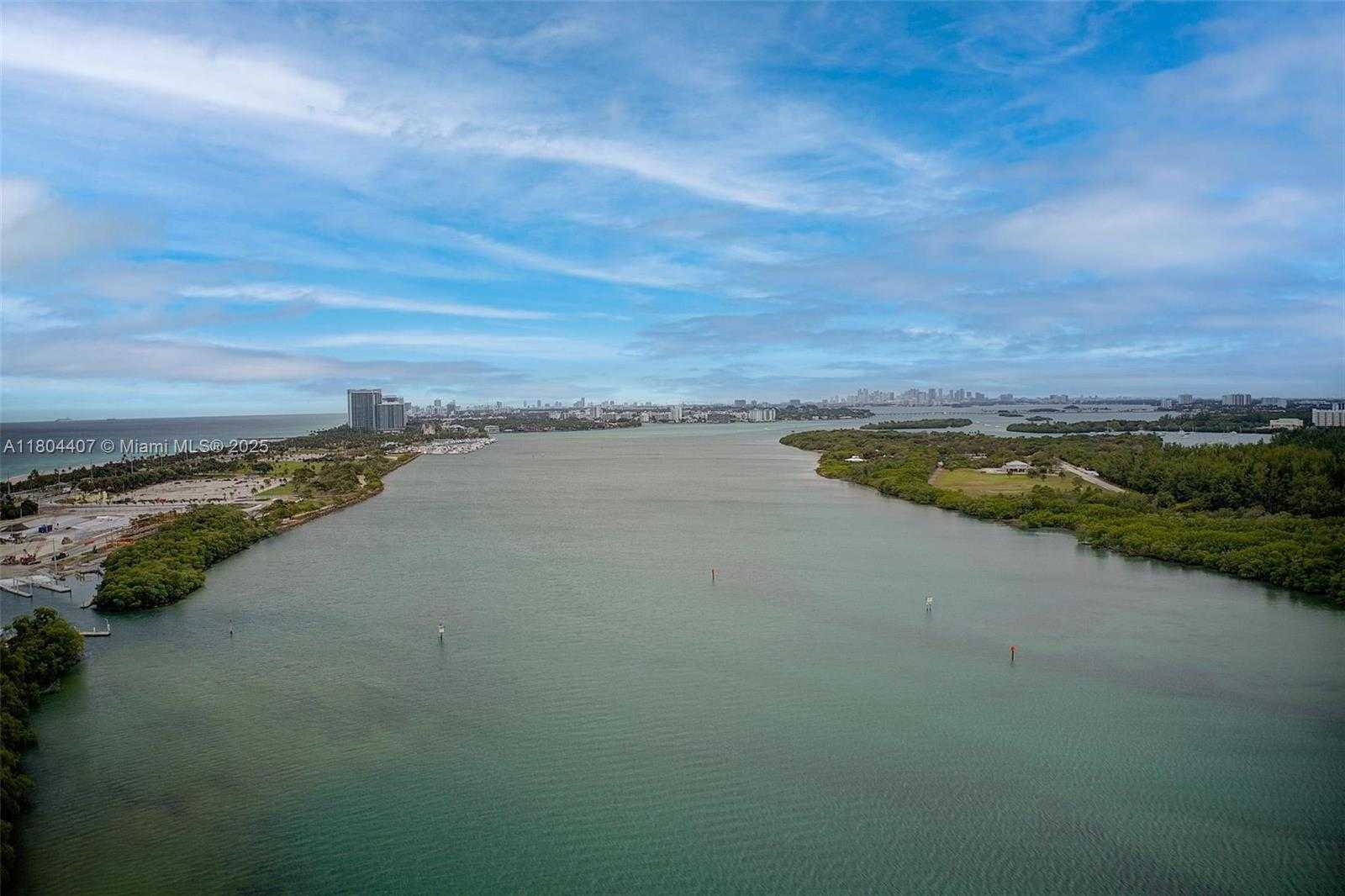 Small Image of 300 BAYVIEW DR #2108, Sunny Isles Beach Number 3