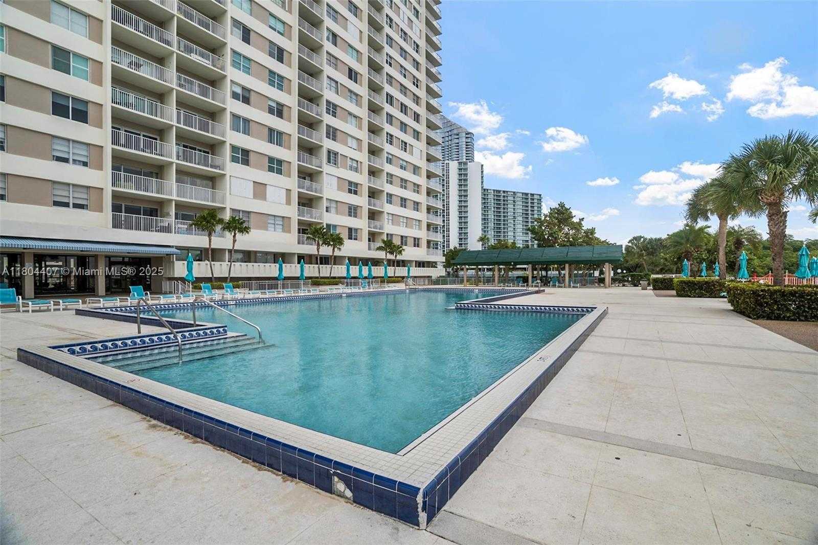 Small Image of 300 BAYVIEW DR #2108, Sunny Isles Beach Number 31